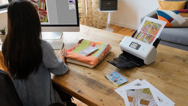 Card_scanner_home-office_1920x1080