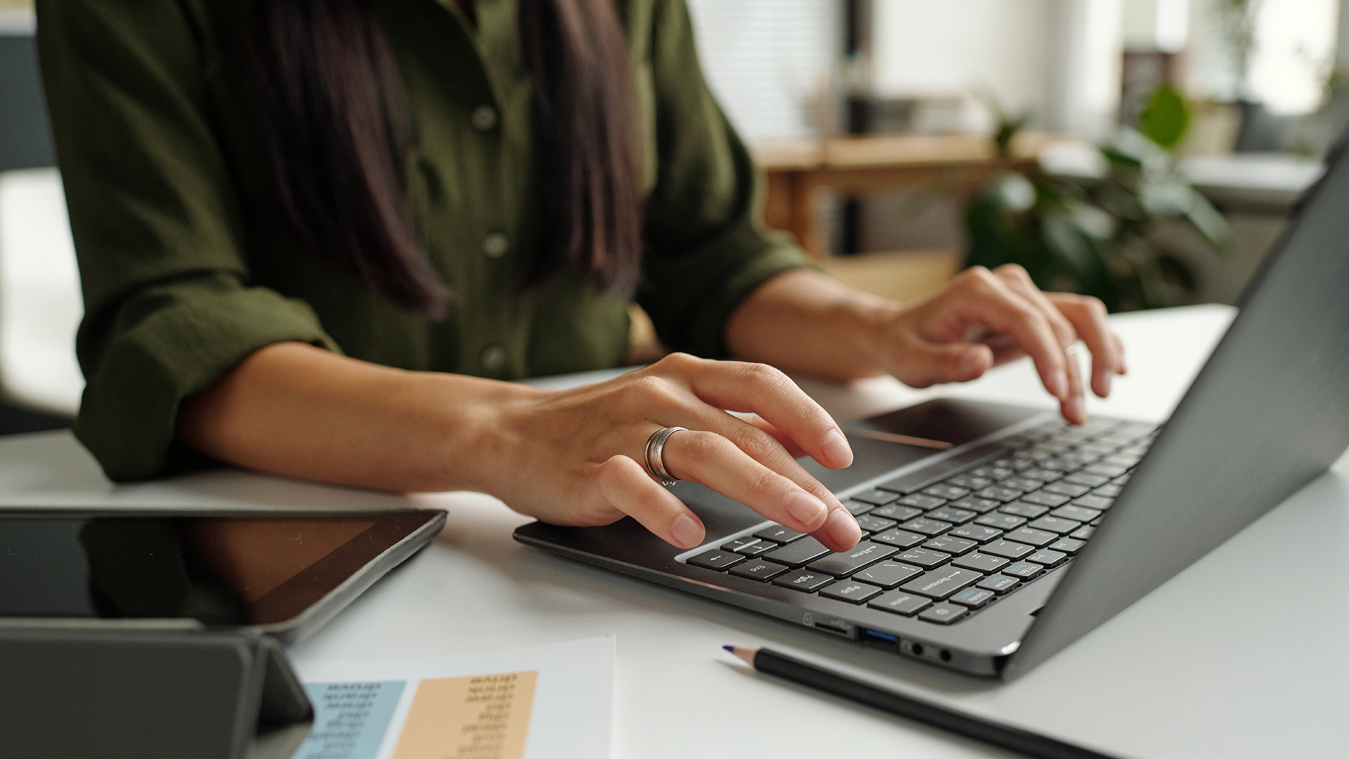 Brother-Recycling-Request-Form-Laptop_Lifestyle_1920x1080_72dpi