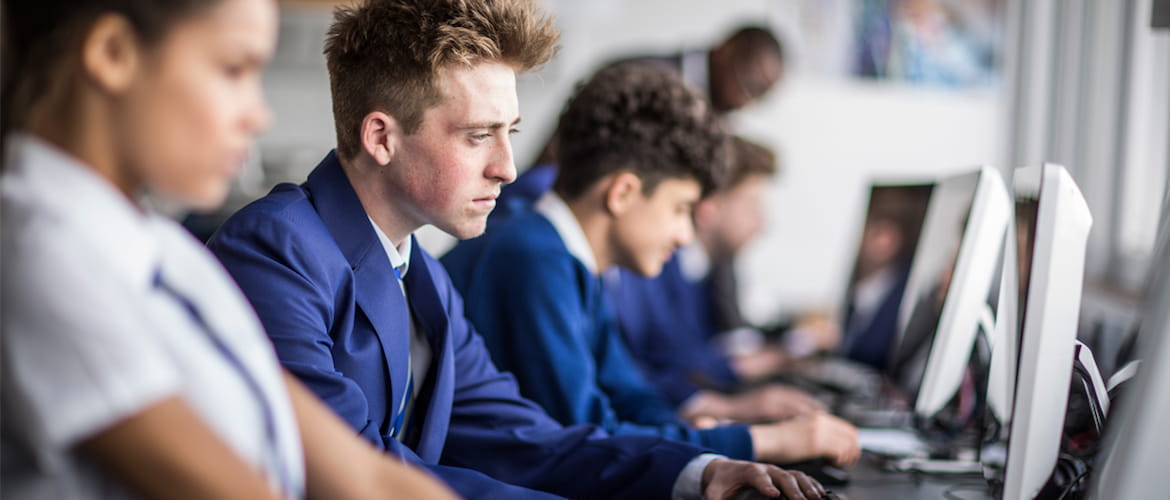 school students use web video conferencing