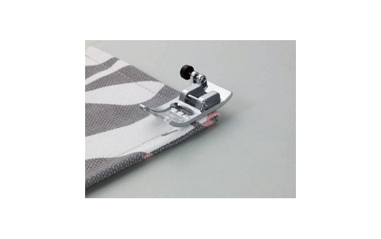F052: Zigzag Foot High (Levelling Foot)
