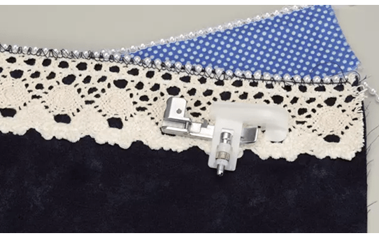 SA217AP Pearl Presser Foot for Overlockers 2