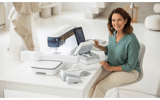 EV1 Aveneer Innov-ís Sewing and Embroidery Machine with Disney 6