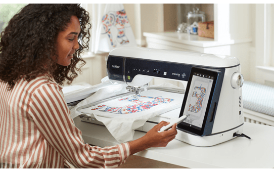 EV1 Aveneer Innov-ís Sewing and Embroidery Machine with Disney 7